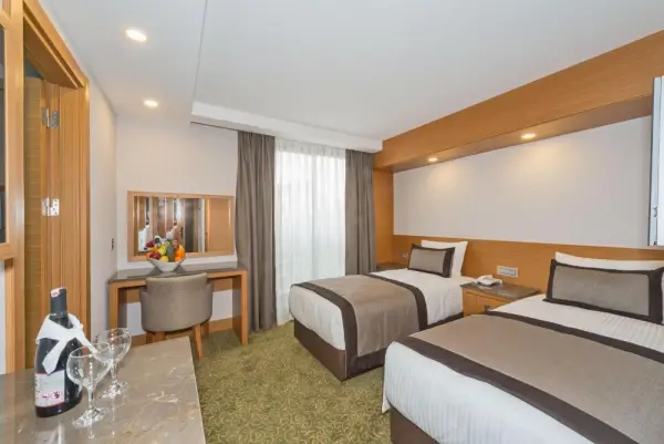 Bisetun Hotel Main image